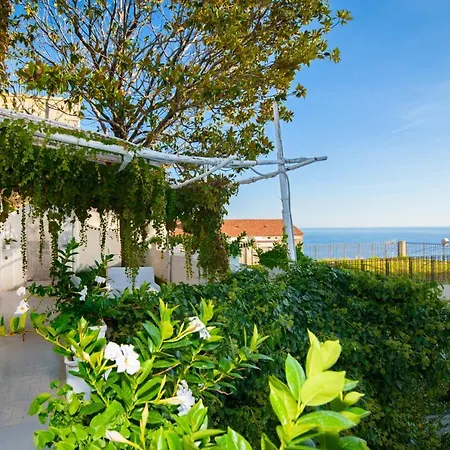 Alojamento de Acomodação e Pequeno-almoço Yiara (adults Only) 4*