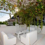 Alojamento de Acomodação e Pequeno-almoço Yiara (adults Only)