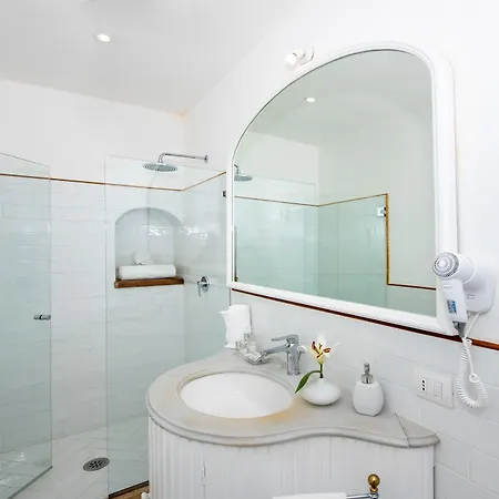 Yiara (adults Only) Oda ve Kahvaltı 4*