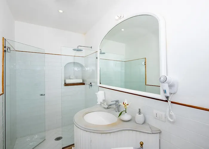 Yiara Bed & Breakfast 4*