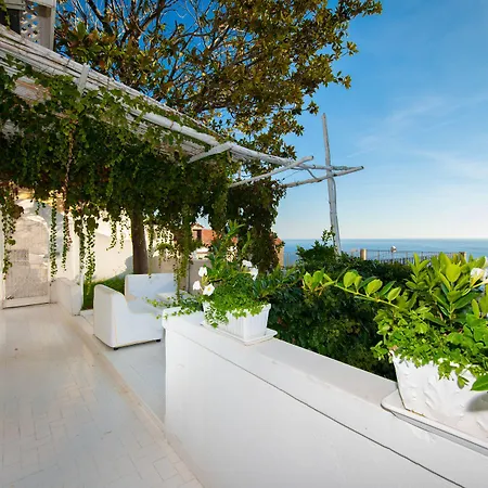 Yiara (adults Only) Bed & Breakfast Positano